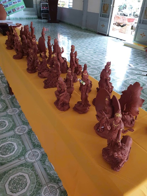 Tượng 33 hóa thân Quan Âm